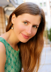 Yulia ist Mitglied bei der Partnervermittlung Ukraine Foto von Yulia - eine Frau aus der Ukraine auf Partnersuche