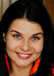 Ksenia ist Mitglied bei der Partnervermittlung Ukraine Foto von Ksenia - eine Frau aus der Ukraine auf Partnersuche