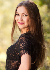 Alena ist Mitglied bei der Partnervermittlung Ukraine Foto von Alena - eine Frau aus der Ukraine auf Partnersuche