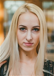 Viktoria ist Mitglied bei der Partnervermittlung Ukraine Foto von Viktoria - eine Frau aus der Ukraine auf Partnersuche