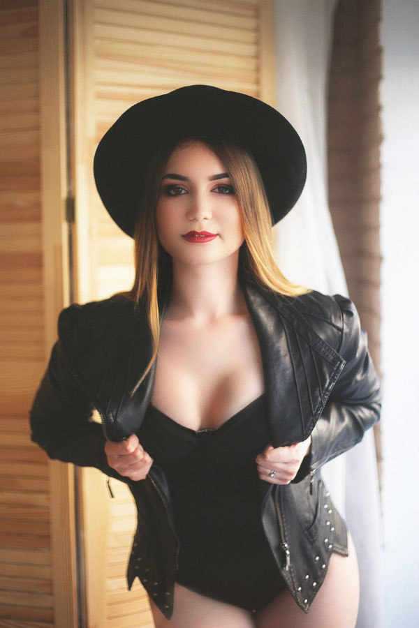 Olga sucht wie viele ukrainische und russische Frauen eine Partner über eine Partnervermittlung, Foto 4 Olga - Partnervermittlung Ukraine, Foto 4