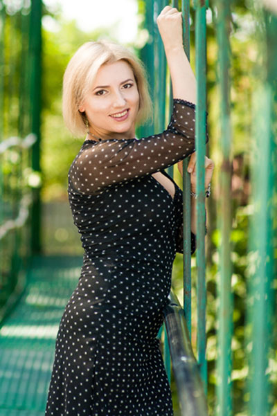 Elena sucht wie viele ukrainische und russische Frauen eine Partner über eine Partnervermittlung, Foto 2 Elena - Partnervermittlung Ukraine, Foto 2