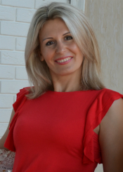 Yulia ist Mitglied bei der Partnervermittlung Ukraine Foto von Yulia - eine Frau aus der Ukraine auf Partnersuche