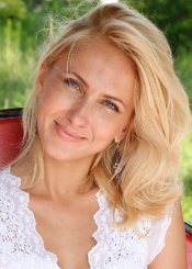 Tatiana ist Mitglied bei der Partnervermittlung Ukraine Foto von Tatiana - eine Frau aus der Ukraine auf Partnersuche