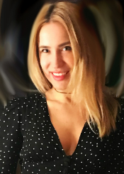 Viktoria ist Mitglied bei der Partnervermittlung Ukraine Foto von Viktoria - eine Frau aus der Ukraine auf Partnersuche