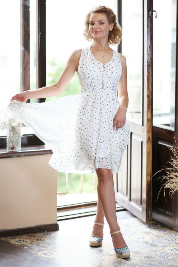 Elena sucht wie viele ukrainische und russische Frauen eine Partner über eine Partnervermittlung, Foto 2 Elena - Partnervermittlung Ukraine, Foto 2