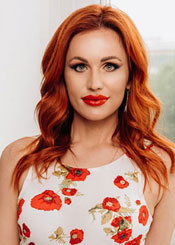 Yulia ist Mitglied bei der Partnervermittlung Ukraine Foto von Yulia - eine Frau aus der Ukraine auf Partnersuche