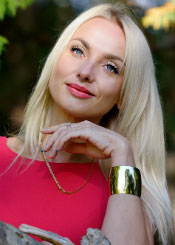 Elena ist Mitglied bei der Partnervermittlung Ukraine Foto von Elena - eine Frau aus der Ukraine auf Partnersuche