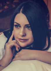Oksana ist Mitglied bei der Partnervermittlung Ukraine Foto von Oksana - eine Frau aus der Ukraine auf Partnersuche