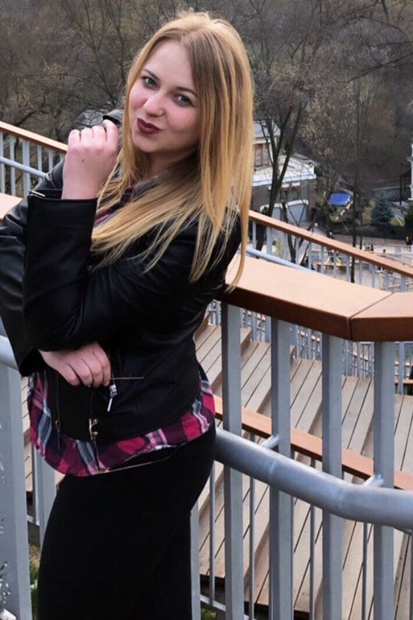 Viktoria sucht wie viele ukrainische und russische Frauen eine Partner über eine Partnervermittlung, Foto 3 Viktoria - Partnervermittlung Ukraine, Foto 3