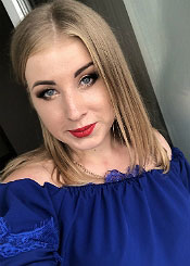 Alina ist Mitglied bei der Partnervermittlung Ukraine Foto von Alina - eine Frau aus der Ukraine auf Partnersuche