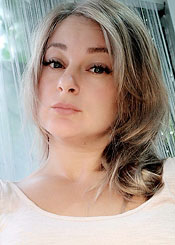 Alla, (42), aus Osteuropa ist Single