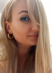 Anna, (40), aus Osteuropa ist Single