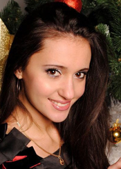 Anzhela, (31), de Europa del Este es soltera