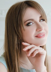 Partnervermittlung Ukraine: Lina auf Partnersuche Ukrainische Frauen - Lina sucht einen Lebenspartner