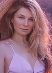 Elena, (47), aus Osteuropa ist Single