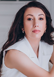 Alla, (41), aus Osteuropa ist Single