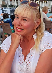 Halyna, (63), aus Osteuropa ist Single