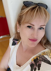 Anastasia, (39), aus Osteuropa ist Single