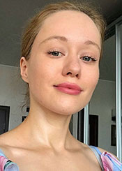 Lisa, (36), aus Osteuropa ist Single