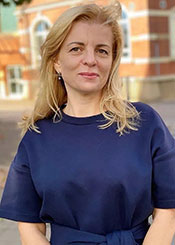 Alina, (48), aus Osteuropa ist Single