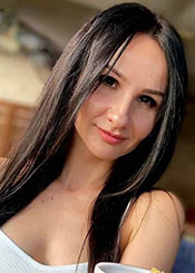 Julia, (37), aus Osteuropa ist Single