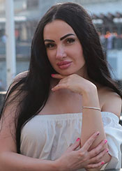 Halyna, (35), de Europa del Este es soltera
