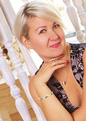 Nika, (38), aus Osteuropa ist Single