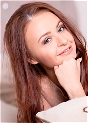 Polina, (28), aus Osteuropa ist Single