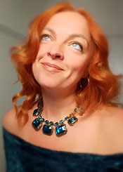 Nelia, (51), aus Osteuropa ist Single