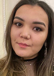 Aigerim, (30), aus Osteuropa ist Single