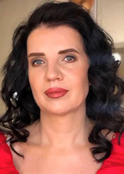 Olena, (46), aus Osteuropa ist Single