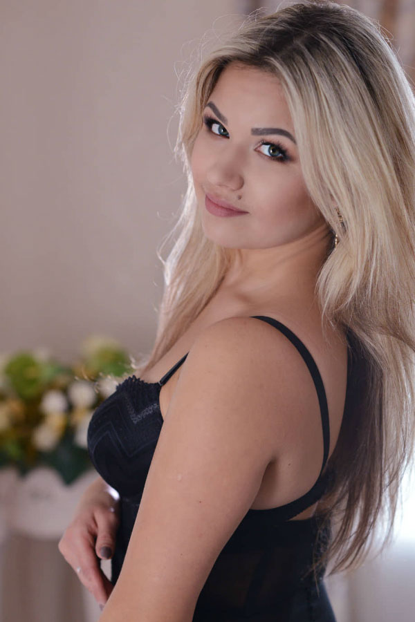 Partneragentur Ukraine, Foto von Viktoria aus Rivne - Ukraine, Foto (2) Ukrainische Frauen Partnervermittlung Viktoria eine hübsche ukrainische Frau, Foto (2)