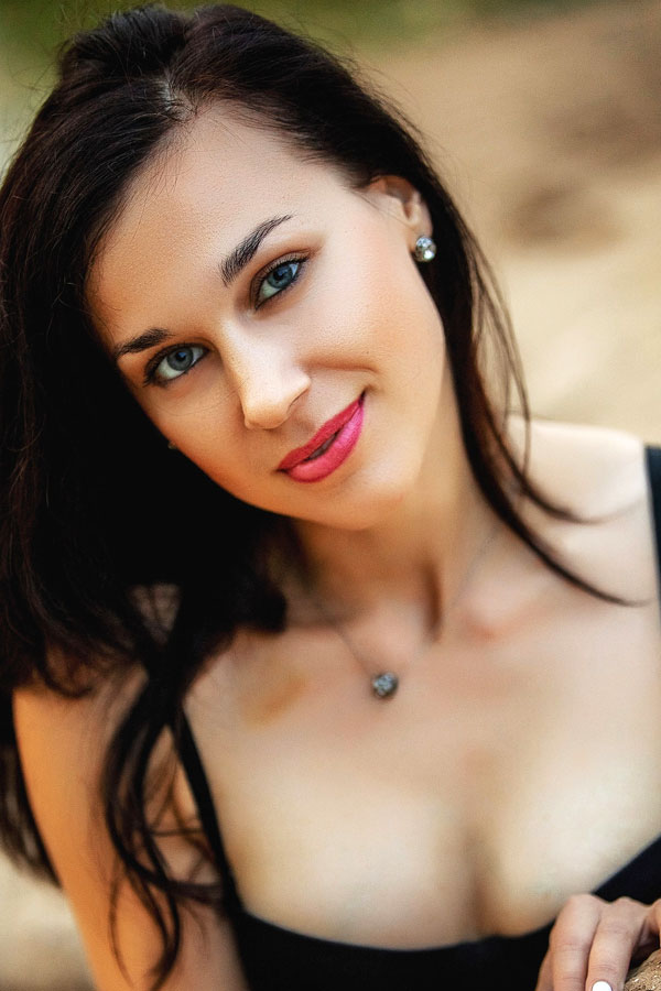 Partneragentur Ukraine, Foto von Lyubov aus Kiew - Ukraine, Foto (4) Ukrainische Frauen Partnervermittlung Lyubov eine hübsche ukrainische Frau, Foto (4)