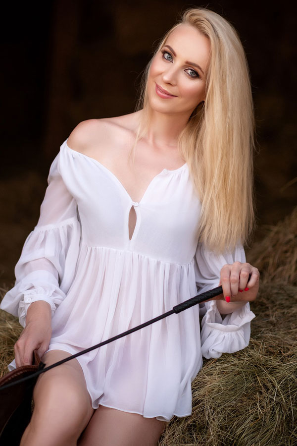 Partneragentur Ukraine, Foto von Elena aus Poltava - Ukraine, Foto (8) Ukrainische Frauen Partnervermittlung Elena eine hübsche ukrainische Frau, Foto (8)
