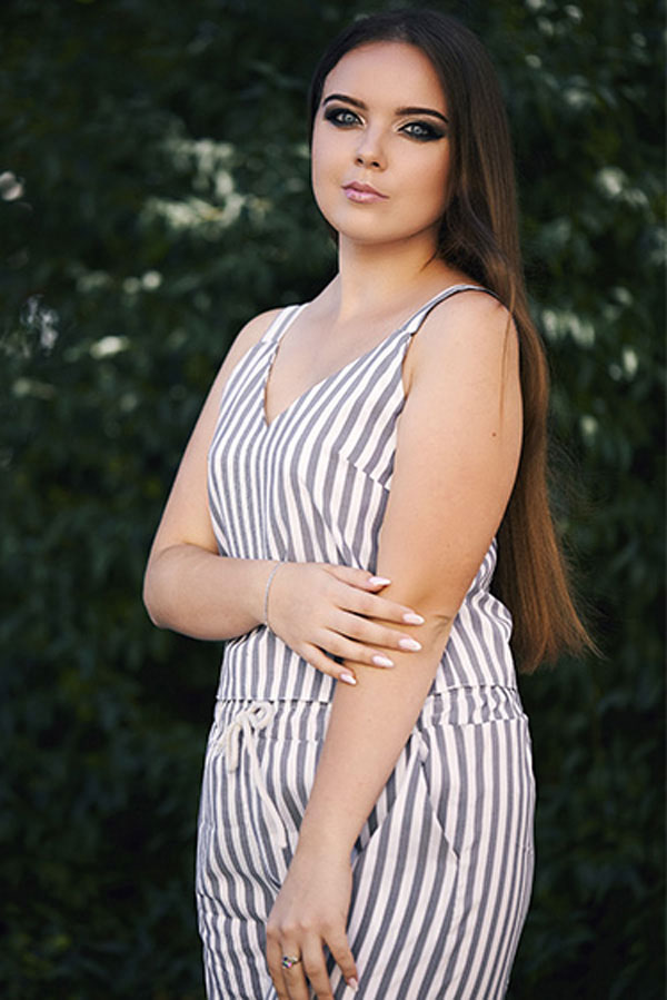 Partneragentur Ukraine, Foto von Ludmila aus Poltava - Ukraine, Foto (1) Ukrainische Frauen Partnervermittlung Ludmila eine hübsche ukrainische Frau, Foto (1)