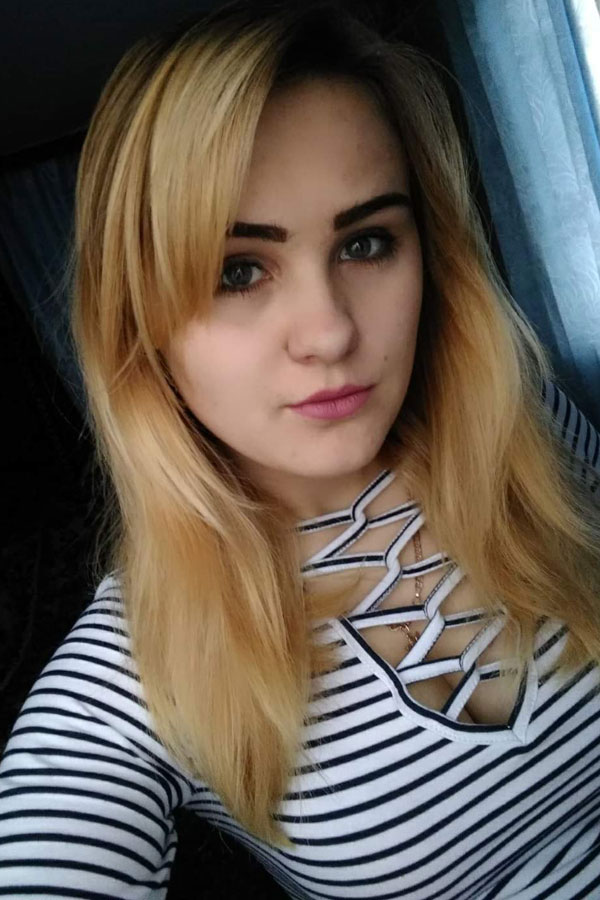 Partneragentur Ukraine, Foto von Lesia aus Vinnitsa - Ukraine, Foto (1) Ukrainische Frauen Partnervermittlung Lesia eine hübsche ukrainische Frau, Foto (1)