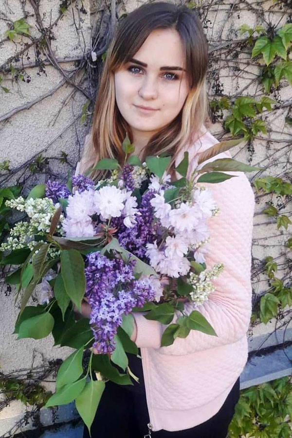 Ukrainische Frauen Partnervermittlung Lesia eine hübsche ukrainische Frau, Foto (2)
