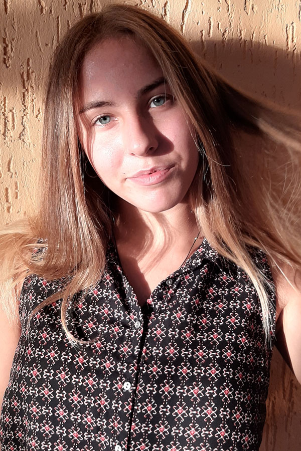 Partneragentur Ukraine, Foto von Varya aus Kharkov - Ukraine, Foto (2) Ukrainische Frauen Partnervermittlung Varya eine hübsche ukrainische Frau, Foto (2)