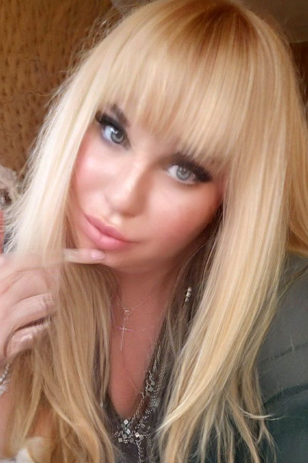 Partneragentur Ukraine, Foto von Alena aus Kharkov - Ukraine, Foto (2) Ukrainische Frauen Partnervermittlung Alena eine hübsche ukrainische Frau, Foto (2)