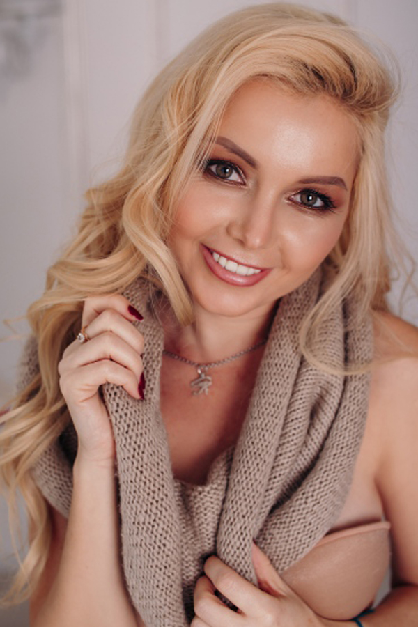 Partneragentur Ukraine, Foto von Svetlana aus Zaporozhye, jetzt Italien - Ukraine, Foto (2) Ukrainische Frauen Partnervermittlung Svetlana eine hübsche ukrainische Frau, Foto (2)